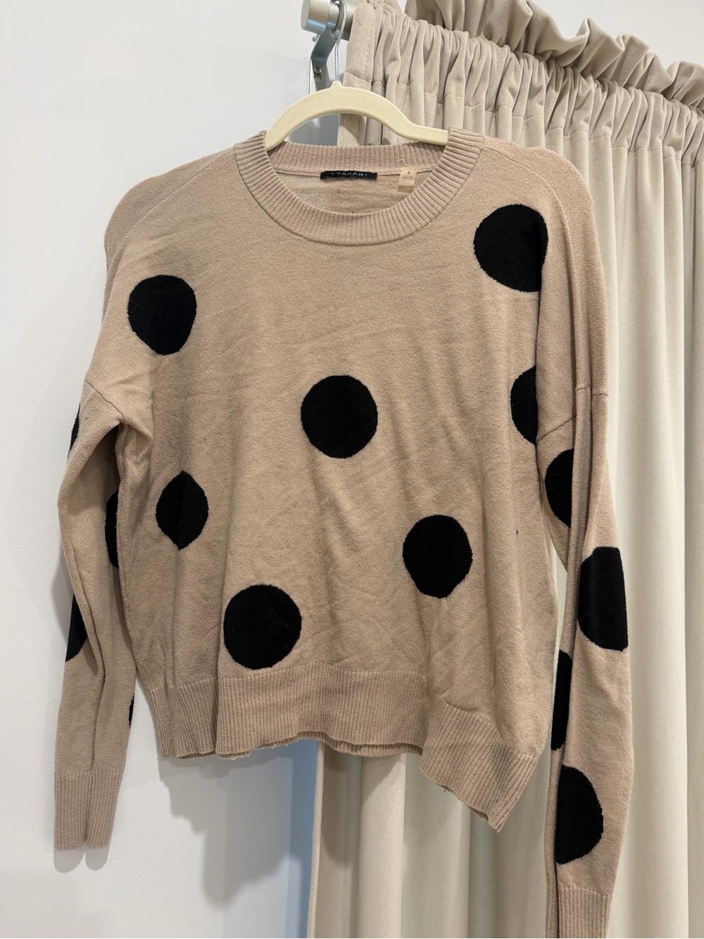 T Tahari Beige Crewneck Sweater with Black Polka Dots
